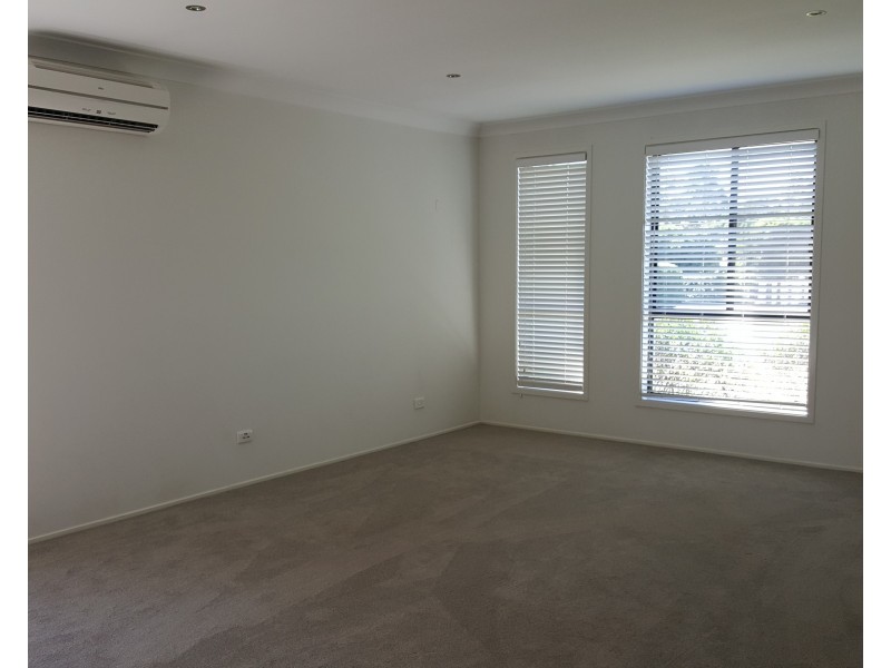 14 Emerald Drive, Meroo Meadow NSW 2540