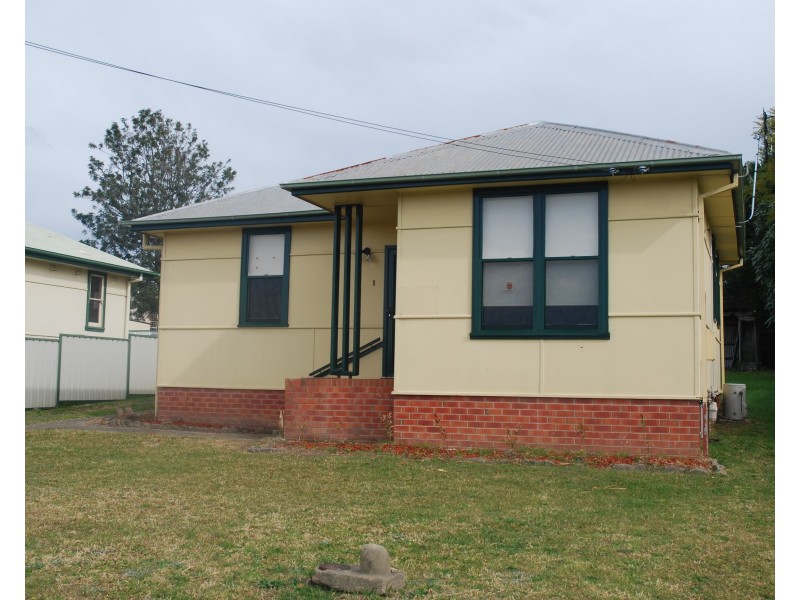 1 Burr Avenue, Nowra NSW 2541