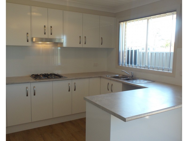 4/11 Hawthorn Avenue, Nowra NSW 2541