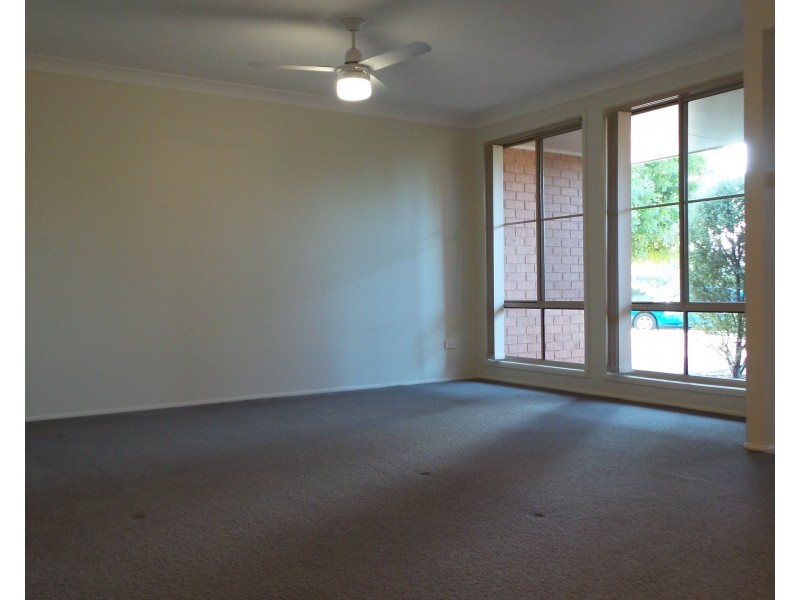 15 St James Crescent, Worrigee NSW 2540