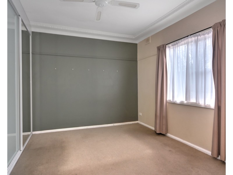32 Cambewarra Road, Bomaderry NSW 2541