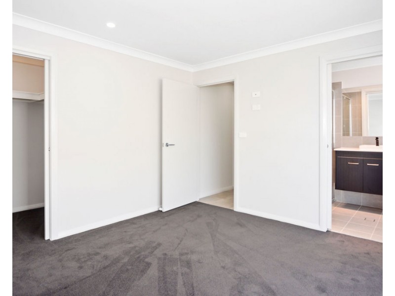 16 Jindalee Crescent, Nowra NSW 2541