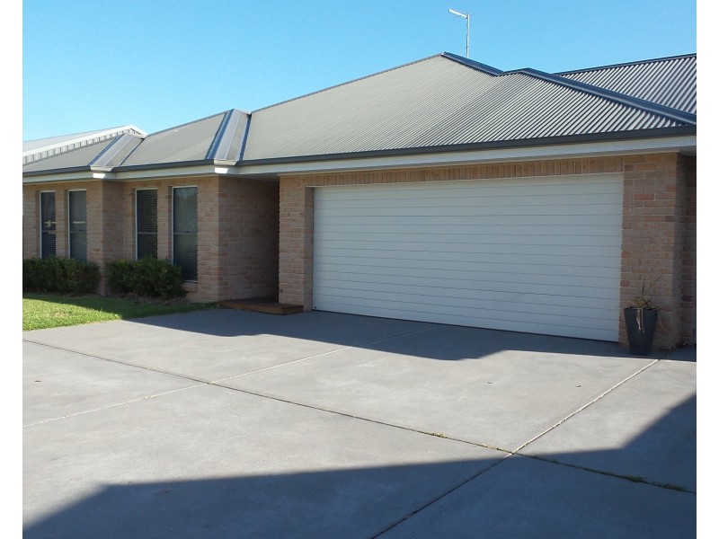 29 Blue Bell Way, Worrigee NSW 2540