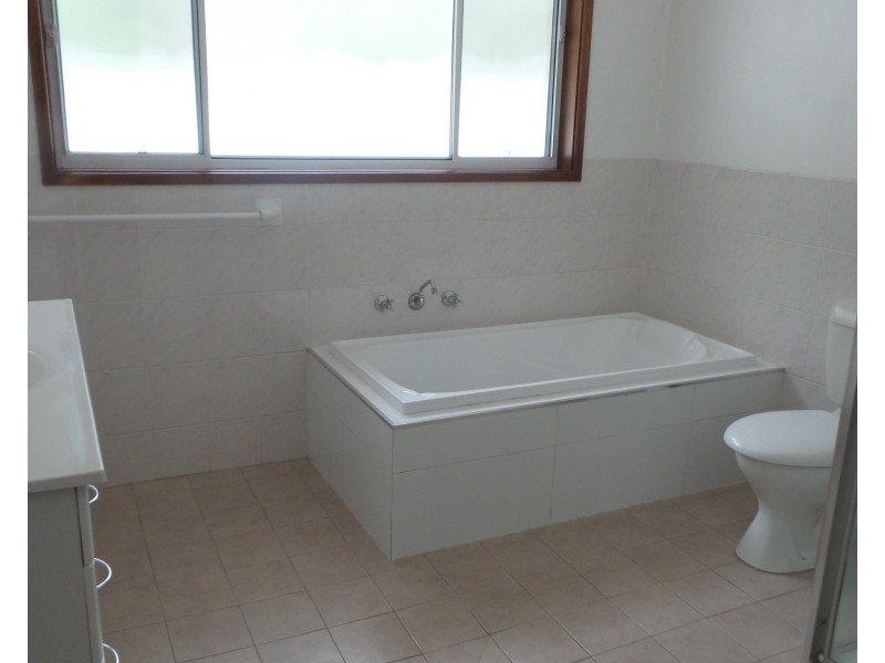 240 Illaroo Road, North Nowra NSW 2541