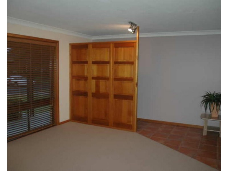 64 Cambewarra Road, Bomaderry NSW 2541