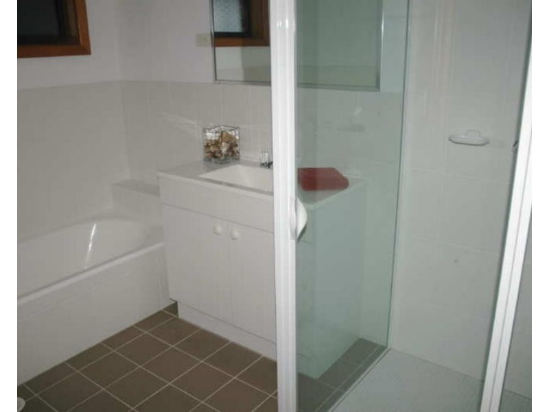 64 Cambewarra Road, Bomaderry NSW 2541