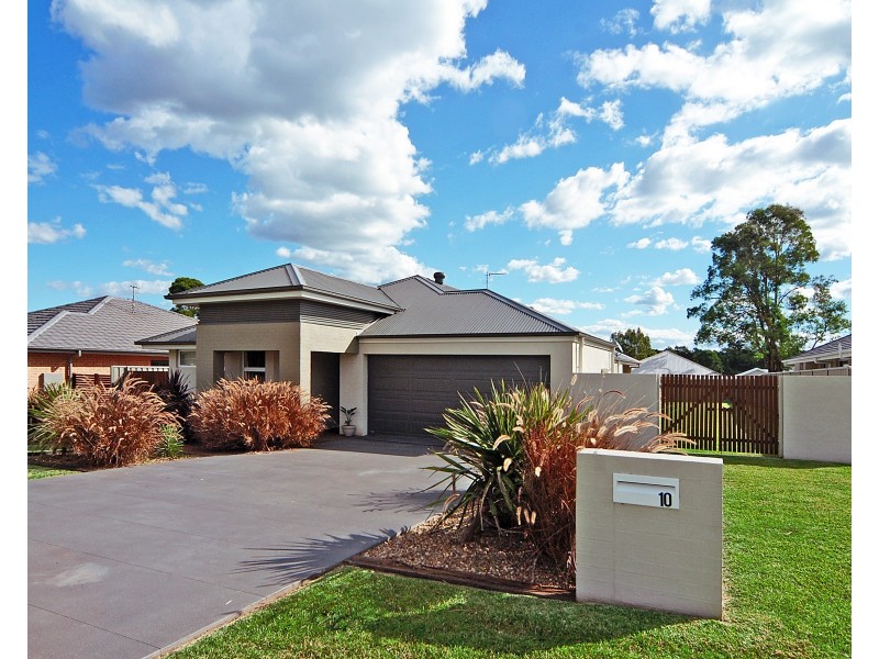 10 Hanover Close, South Nowra NSW 2541