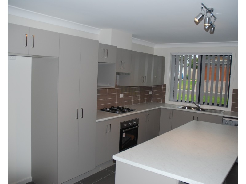 1B Mintbush Crescent, Worrigee NSW 2540