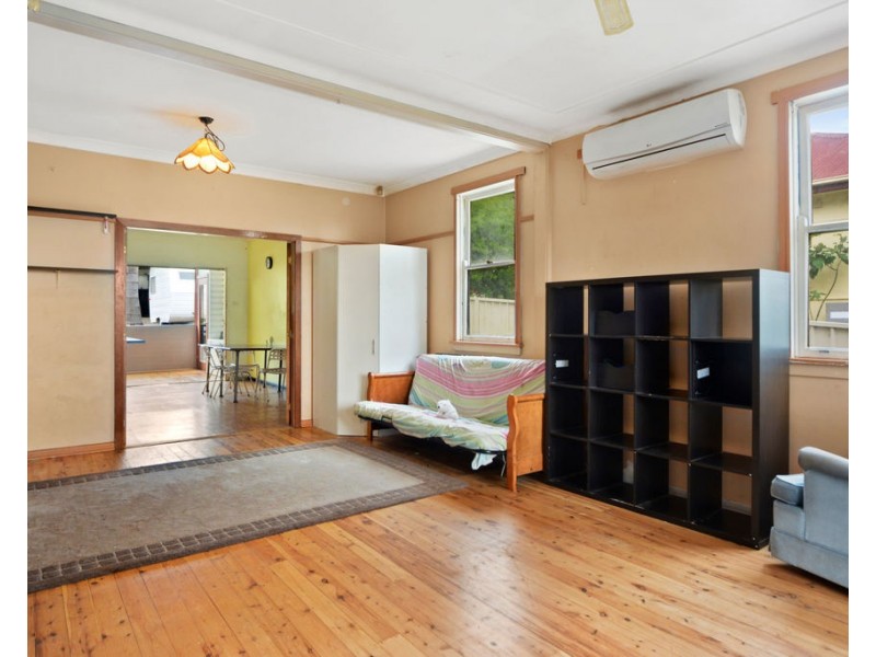 15 Elizabeth Avenue, Nowra NSW 2541