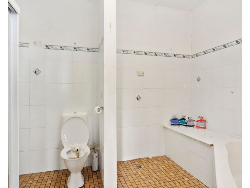 15 Elizabeth Avenue, Nowra NSW 2541