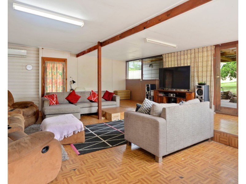 15 Elizabeth Avenue, Nowra NSW 2541