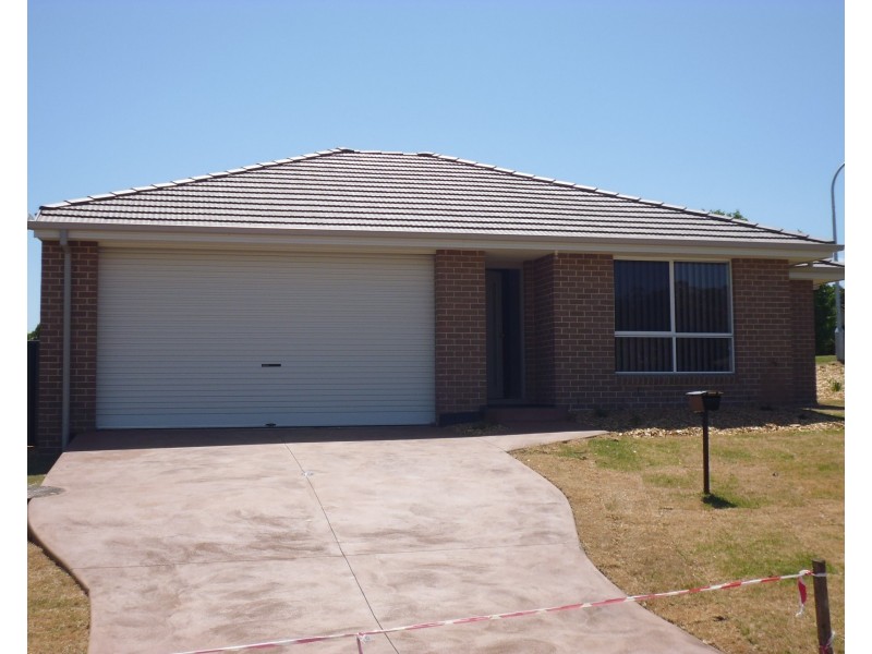 2 George Lee Way, North Nowra NSW 2541