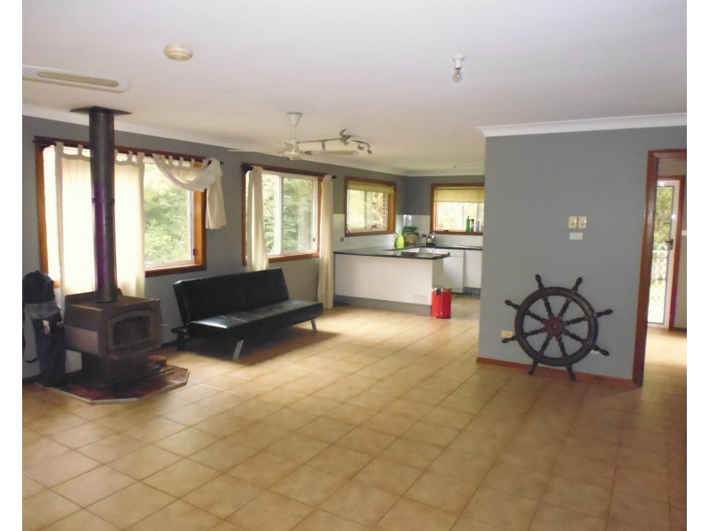 15 Jaycee Avenue, Nowra NSW 2541
