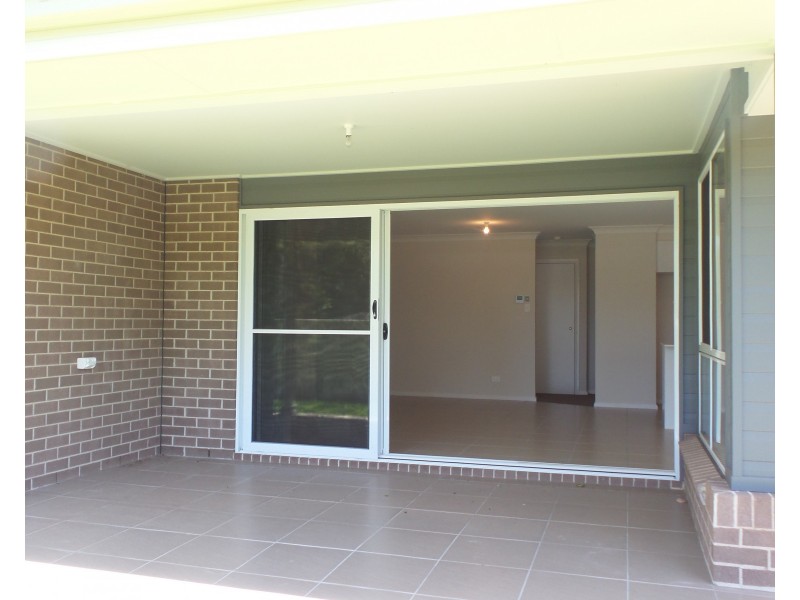 2/76 Main Road, Cambewarra NSW 2540