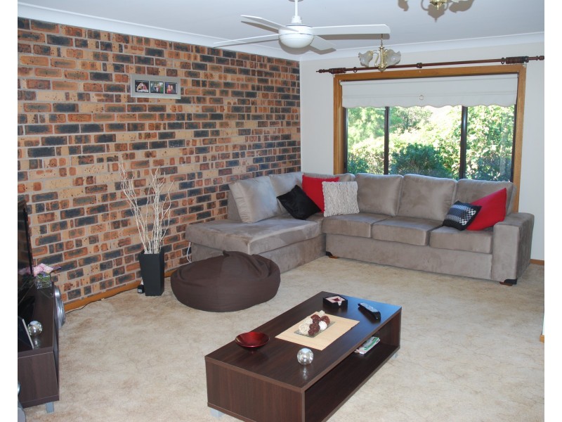 30 Ferntree Drive, Bomaderry NSW 2541