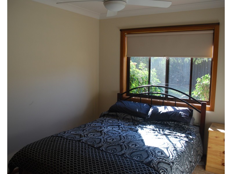 30 Ferntree Drive, Bomaderry NSW 2541