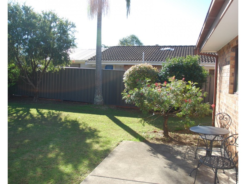 30 Ferntree Drive, Bomaderry NSW 2541