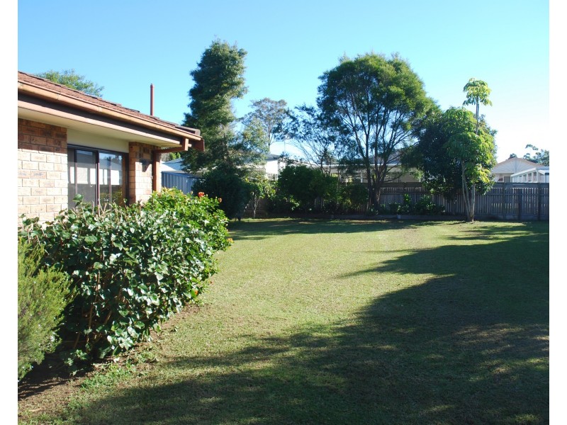 30 Ferntree Drive, Bomaderry NSW 2541