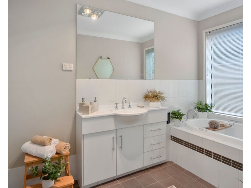 28 Mintbush Crescent, Worrigee NSW 2540