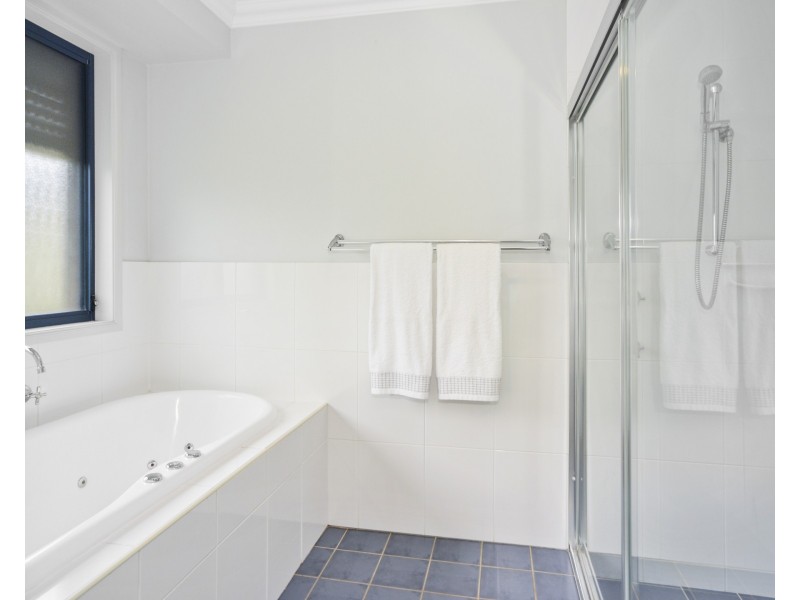 61 Burradoo Crescent, Nowra NSW 2541