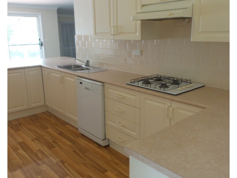 4 Elizabeth Avenue, Nowra NSW 2541