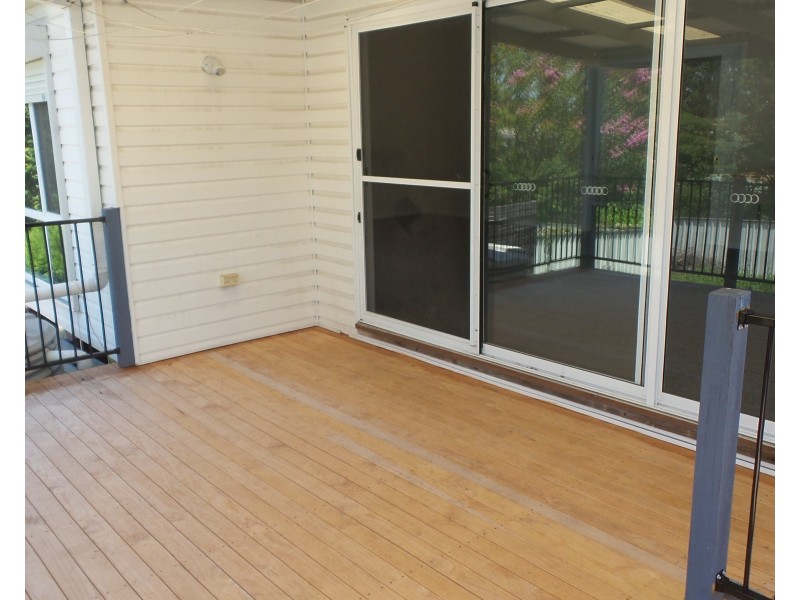 4 Elizabeth Avenue, Nowra NSW 2541