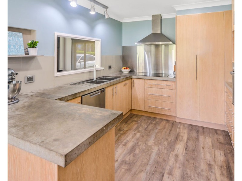 28 Cavalier Parade, Bomaderry NSW 2541
