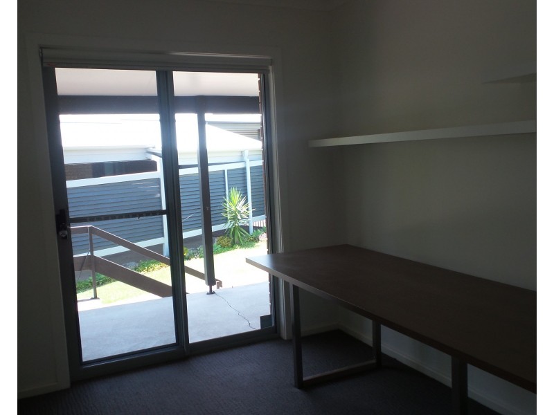 27 Philip Drive, North Nowra NSW 2541