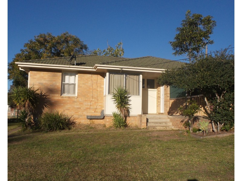 2 Moresby Street, Nowra NSW 2541