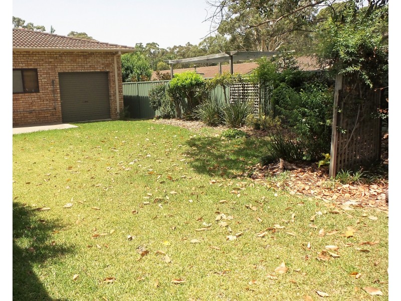5 Amber Place, Bomaderry NSW 2541