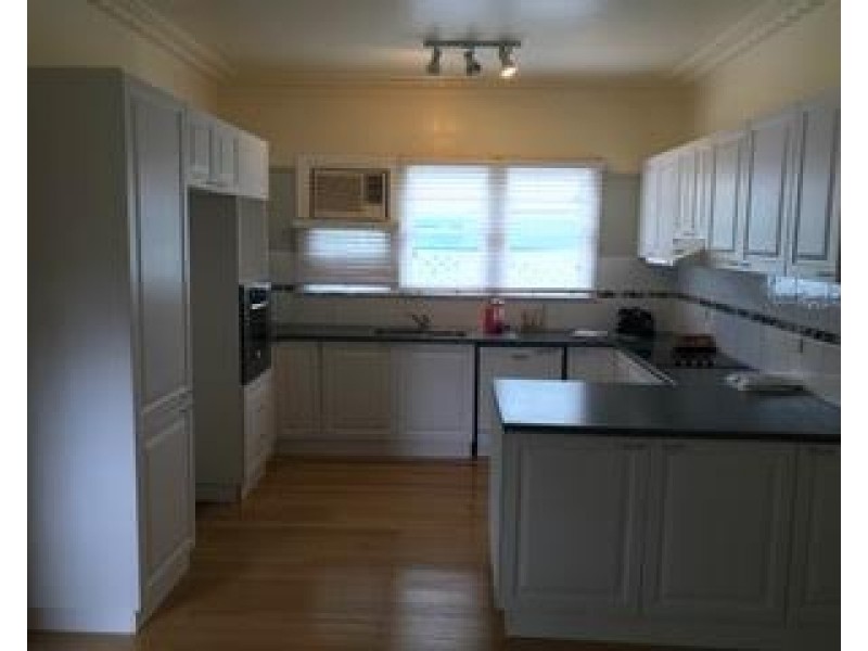 6 Jervis Street, Nowra NSW 2541