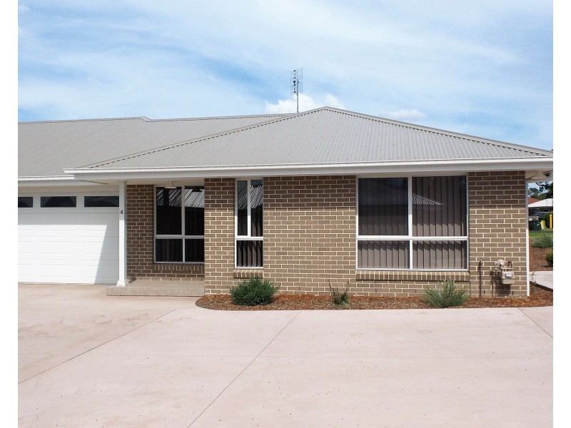 4/11 Hawthorne Avenue, Nowra NSW 2541