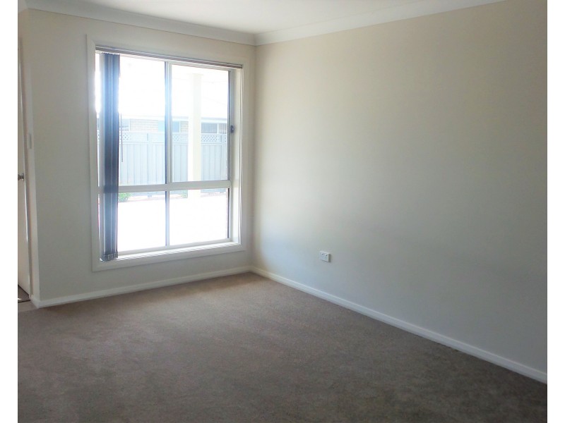 4/11 Hawthorne Avenue, Nowra NSW 2541