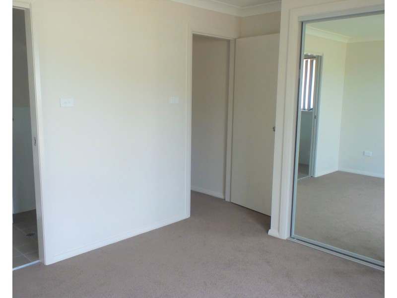 4/11 Hawthorne Avenue, Nowra NSW 2541