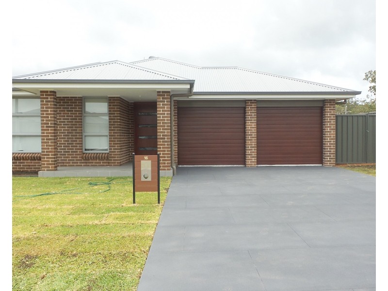 16 Compass Street, Vincentia NSW 2540