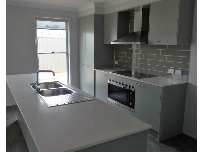 16 Compass Street, Vincentia NSW 2540