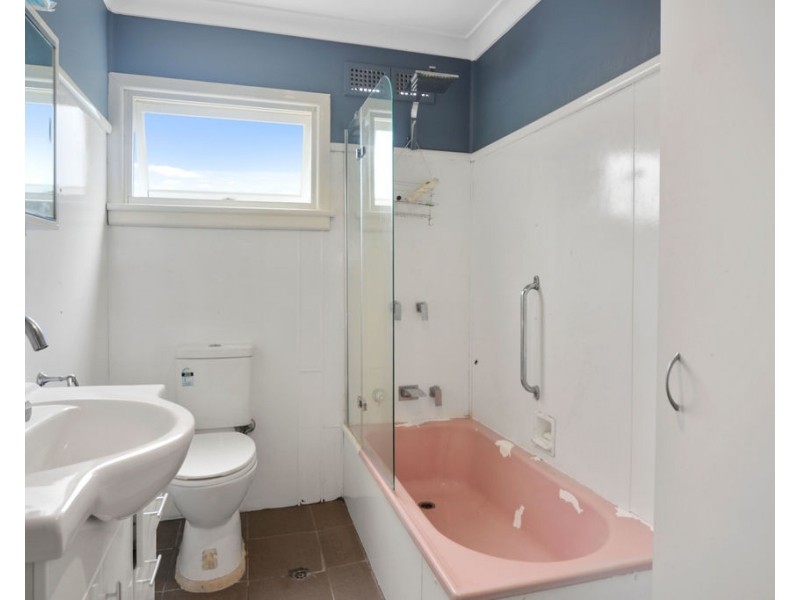 142 Plunkett Street, Nowra NSW 2541