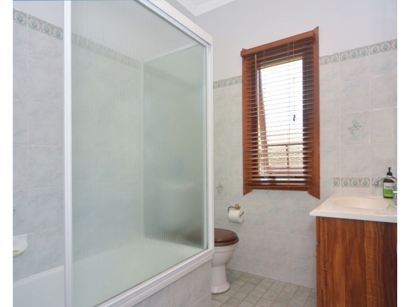 33 Plunkett Street, Nowra NSW 2541