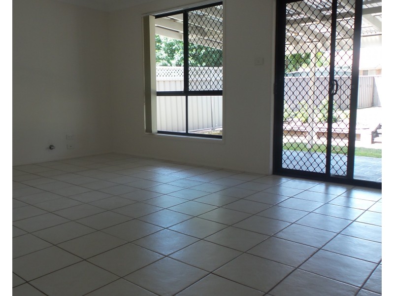 42 Gardenia Crescent, Bomaderry NSW 2541