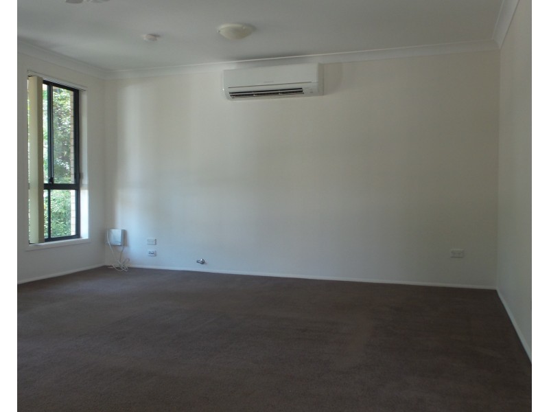 42 Gardenia Crescent, Bomaderry NSW 2541