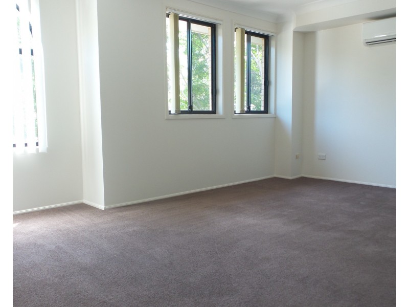 42 Gardenia Crescent, Bomaderry NSW 2541