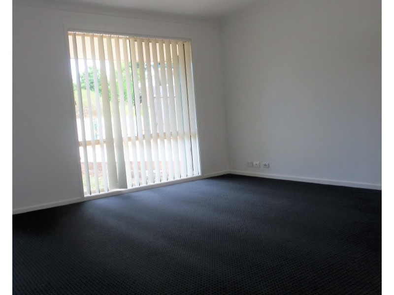8 Stockley Close, West Nowra NSW 2541