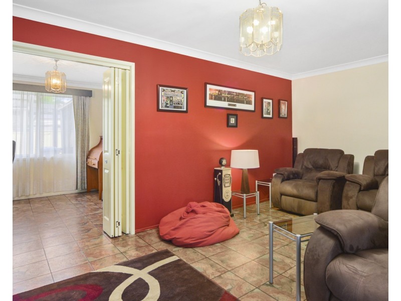 13 Yalwal Road, West Nowra NSW 2541