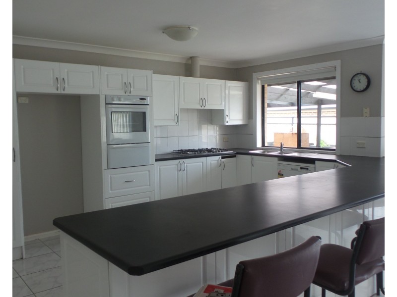 18 Mountain Ash Close, Worrigee NSW 2540