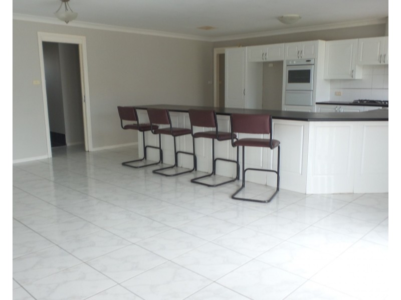 18 Mountain Ash Close, Worrigee NSW 2540