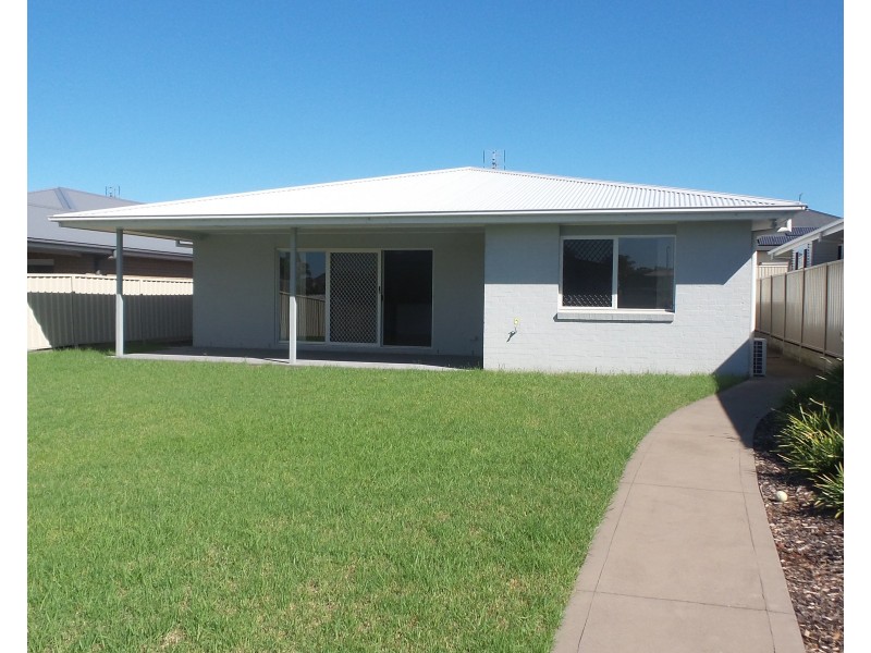 16 Alpina Place, South Nowra NSW 2541