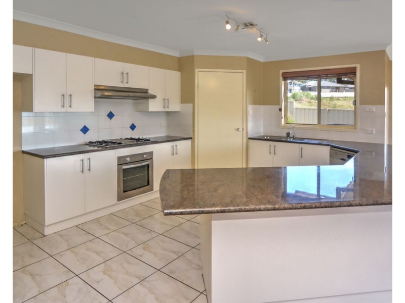 44 Warrigal Street, Nowra NSW 2541