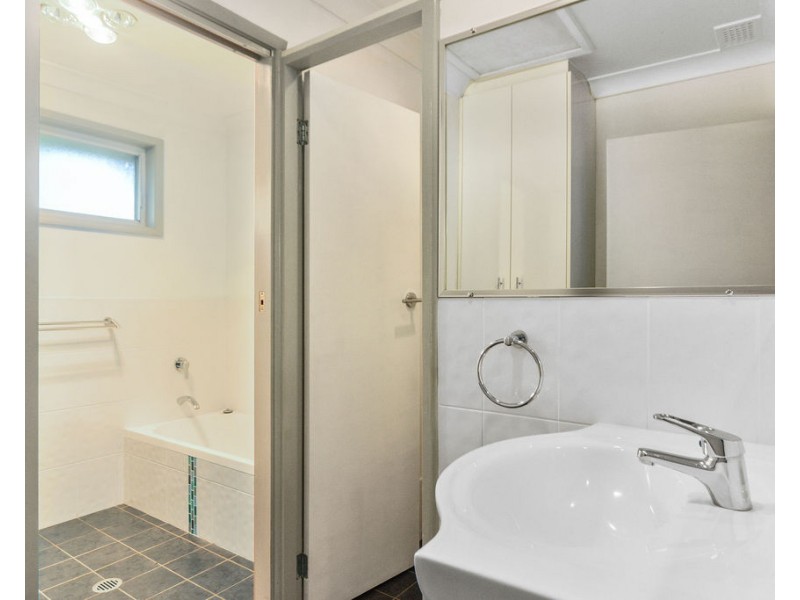 4 Pioneer Place, Nowra NSW 2541