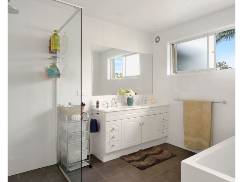 64 Hillcrest Avenue, South Nowra NSW 2541
