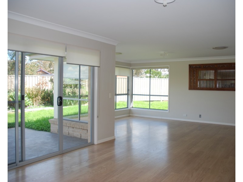 42 Lacebark Grove, Worrigee NSW 2540